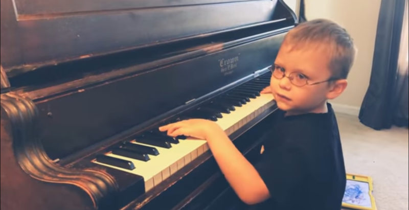 "No creerás tus oídos: la increíble interpretación de 'Bohemian Rhapsody' por un prodigio ciego te dejará asombrado."