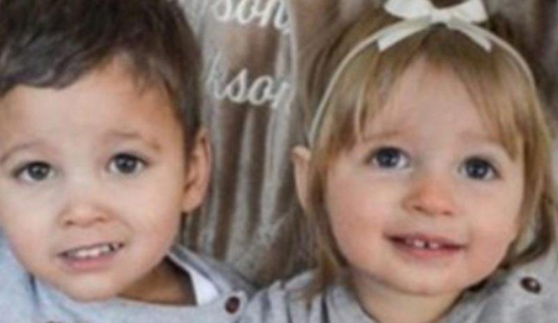 Dos niños adoptados por la chica en momentos diferentes resultaron ser hermano y hermana.