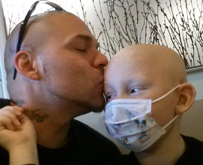 Para que su hijo no se sintiera solo, el padre dio este paso maravilloso.