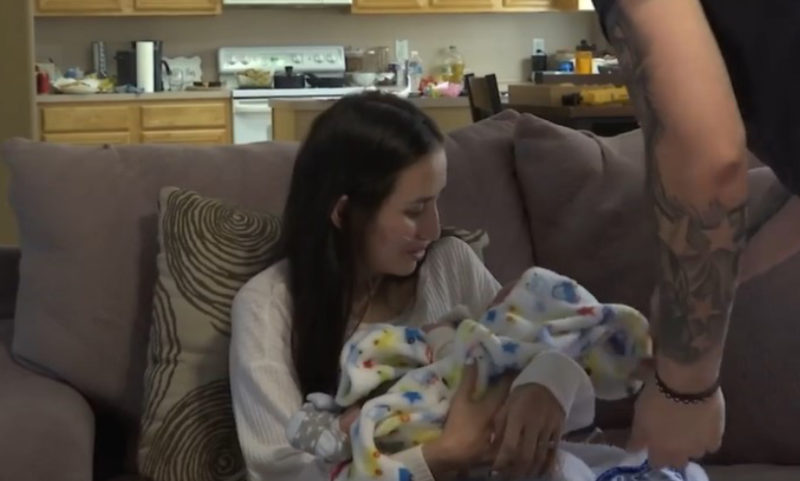 ¡Es increíble! La chica ha superado muchas dificultades para que su pequeño llegara al mundo. La historia de su lucha seguramente conmoverá vuestros corazones.