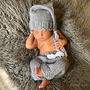 "Un bebé abandonado con síndrome de Down encuentra amor en un héroe inesperado. No creerás lo que un sacerdote hace por él."