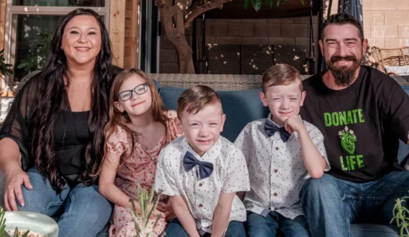 Una madre de Arizona enfrenta el desafío de proporcionar trasplantes de corazón para sus 3 niños pequeños: 'Sobreviviendo a lo desconocido'.