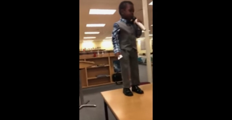 Épico discurso de un niño de 4 años sobre la lectura: ¡Prepárate para ser instruido por un pequeño genio motivacional!