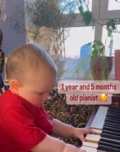 VIDEO: ¿Has Visto a Este Bebé Genio en el Piano? Es un "Viejo Alma" y el Próximo Mozart.