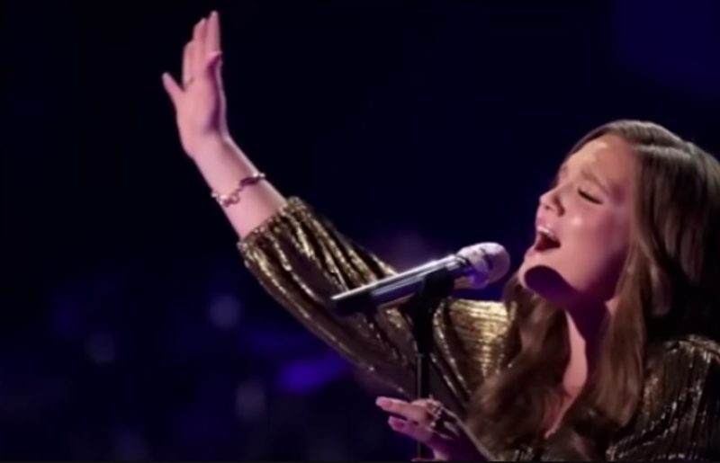 Concursante de American Idol rinde homenaje a su difunto abuelo con la interpretación de 'Go Rest High On That Mountain': VIDEO.
