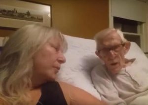 La hija pregunta si su padre tiene Alzheimer y recibe una respuesta que se vuelve viral en línea...
