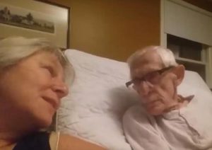 La hija pregunta si su padre tiene Alzheimer y recibe una respuesta que se vuelve viral en línea...