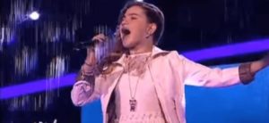 La joven decidió cantar la canción más difícil y aquí está lo que les sucedió a los jueces. Tal escena nunca se había visto antes...