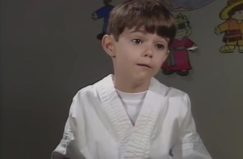 Este joven explica su versión de por qué Dios creó a las abuelas. El video tocará sus corazones...