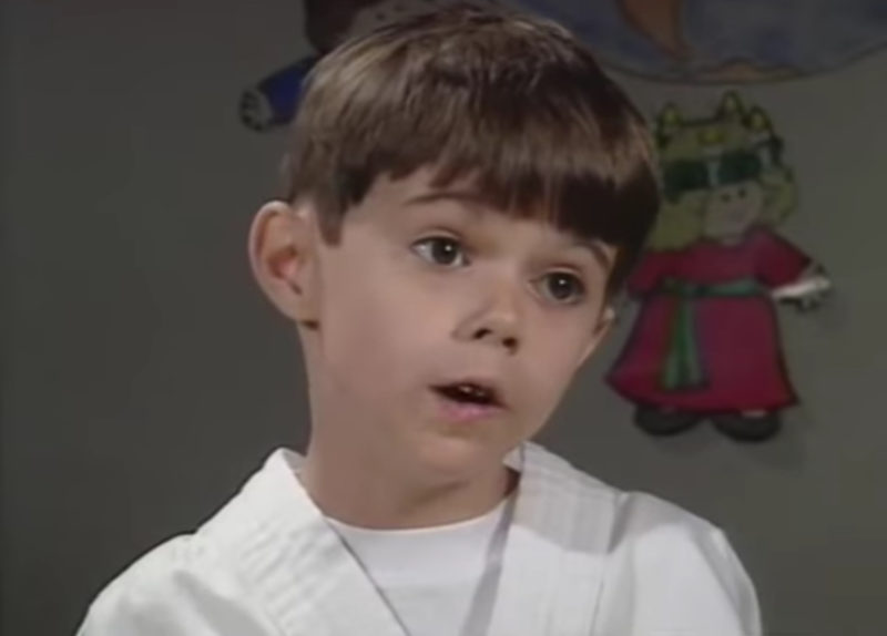 Este joven explica su versión de por qué Dios creó a las abuelas. El video tocará sus corazones...