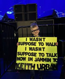 Todos comenzaron a llorar después de la conmovedora interacción de Keith Urban con un niño con necesidades especiales durante su concierto...