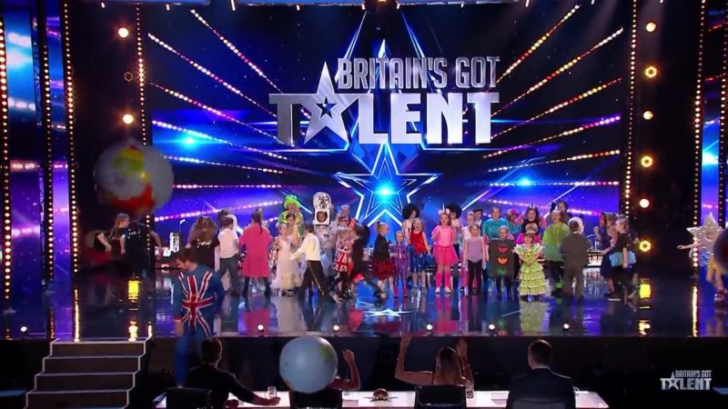 Los jueces se echaron a llorar después de que un niño de primaria interpretara "Queen"…