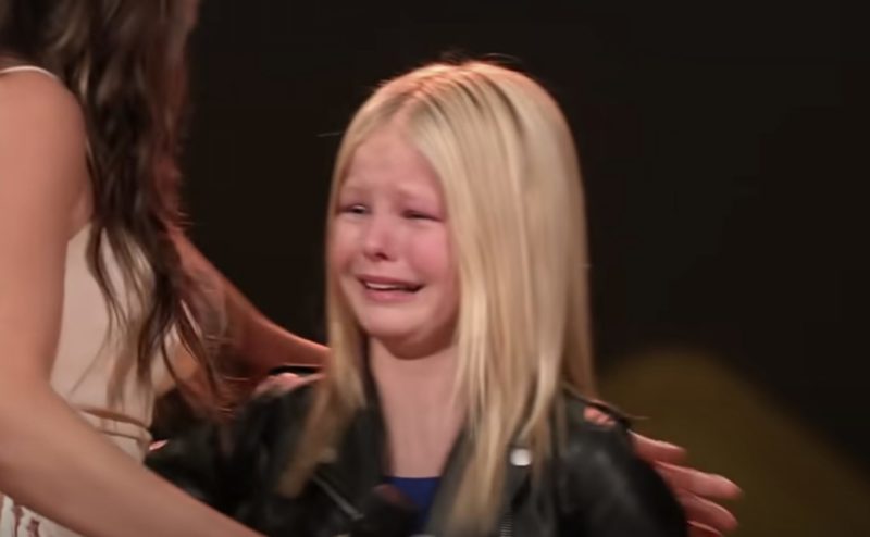 La joven interpreta "Shake it Off" y literalmente hace que los jueces también se sumen.
