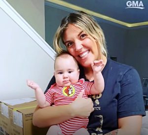La madre hizo una conmovedora e irresistible "solicitud" a la enfermera que salvó la vida de su hijo.
