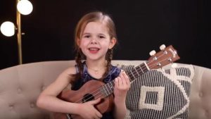La versión de una clásica canción de Elvis, "Can't Help Falling In Love", interpretada por un niño de 6 años, nos hizo llorar...