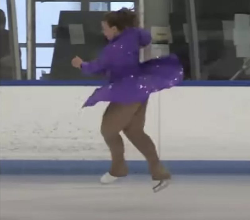 La audiencia podría haber sospechado eso, pero la patinadora de hielo adulta los impresionó con su actuación...