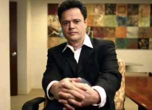 Jennifer Garner fue sorprendida nada menos que por su crush de la infancia, Donny Osmond, en su cumpleaños número 50...