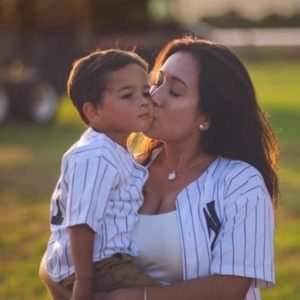 Una mujer se quedó sin palabras cuando su hijo de cuatro años regresó a casa con un amigo ciervo...