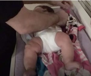 El mejor papá de 7 hijos ideó algunos trucos innovadores para bebés para facilitar la vida... Mira el video para ver sus trucos... El mejor papá de 7 hijos ideó algunos trucos innovadores para bebés para facilitar la vida... Mira el video para ver sus trucos...