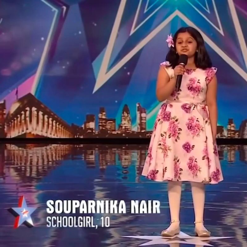 Simón interrumpe a la niña de 10 años en medio de su canción, y lo que dice te dejará asombrado... Mira el video para saber más...