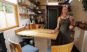 "La pareja no tenía mucho dinero, ¡pero construyeron esta pequeña casa con un interior increíble! ¡Échale un vistazo!"