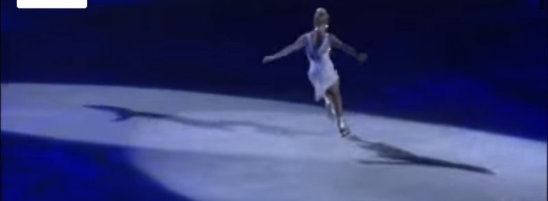 Absolutamente impresionante: Patinadores artísticos cautivan a la audiencia con su actuación de "Sound of Silence".