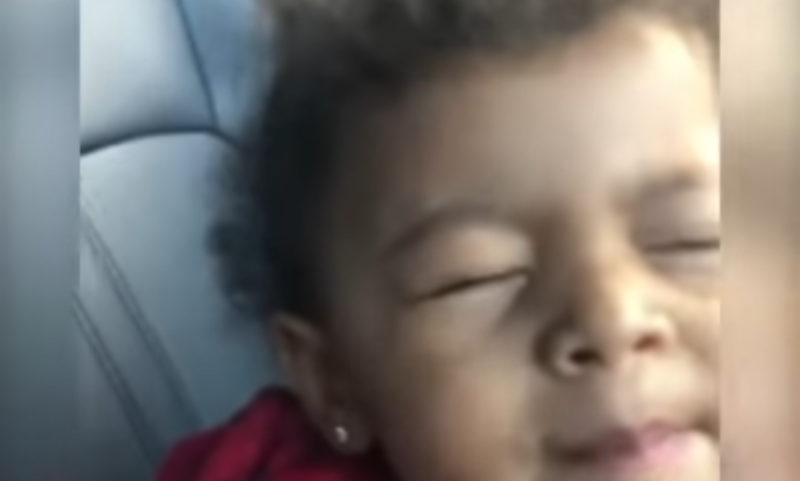 Pequeña estrella ilumina Internet: La adorable interpretación de "Dancing With A Stranger" por parte de un niño de 2 años se vuelve viral.