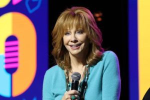 El secreto de Reba McEntire para criar a una superestrella centrada: un vistazo a su estilo de crianza sencillo.