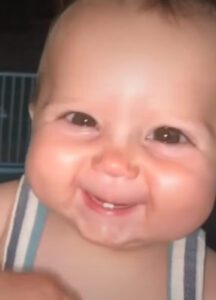 Con Este Lindo Bebé No Necesitarás El Sol, Porque Él Es El Sol... este video sorprendió a todos