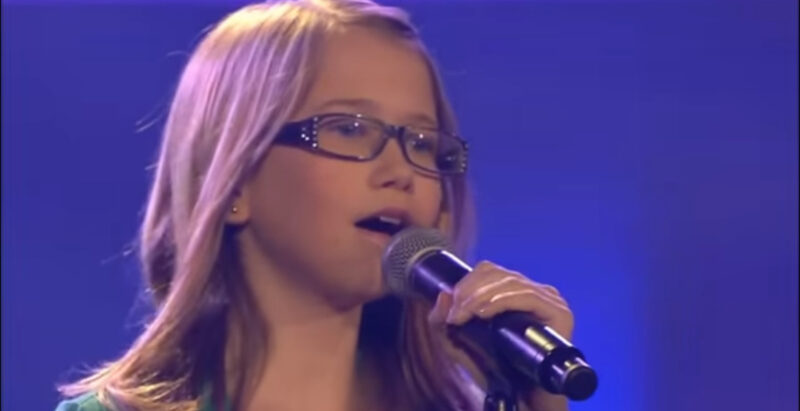 Niña de 6 años canta en la sala quedan atónitas Visto en 1 día 90.000000 millones de personas