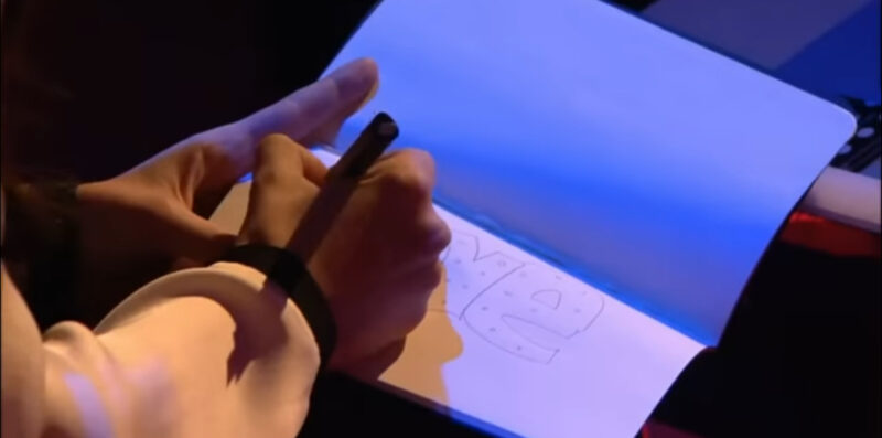 ¡Ésta es una voz fantástica! ¡La sala sollozó por su actuación y los jueces presionaron los botones histéricos!