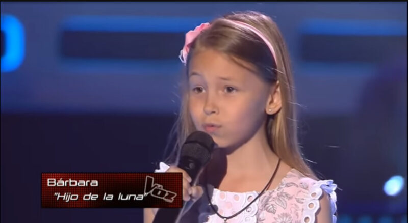 ¡Ésta es una voz fantástica! ¡La sala sollozó por su actuación y los jueces presionaron los botones histéricos!