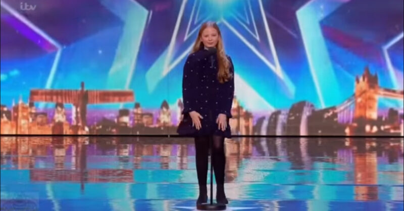 La elección de la canción de la niña hizo reír al jurado. Pero su canción los silenció y los sorprendió.