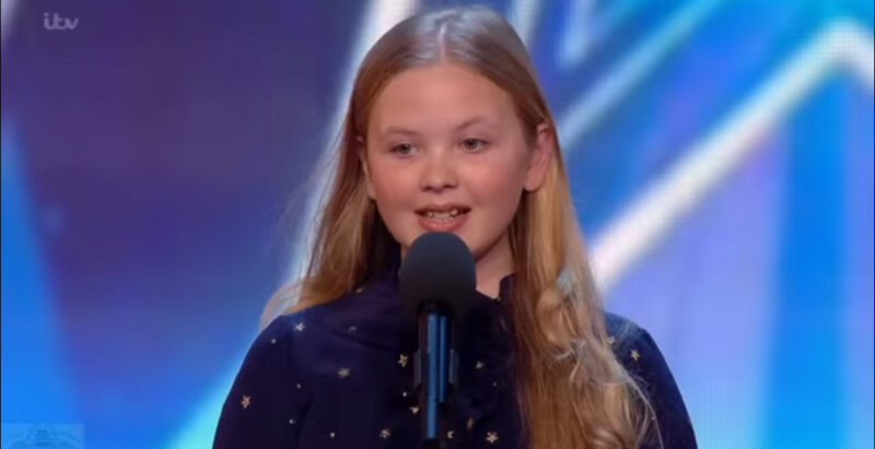 La elección de la canción de la niña hizo reír al jurado. Pero su canción los silenció y los sorprendió.
