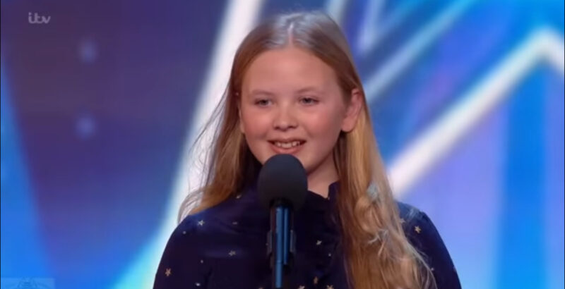 La elección de la canción de la niña hizo reír al jurado. Pero su canción los silenció y los sorprendió.