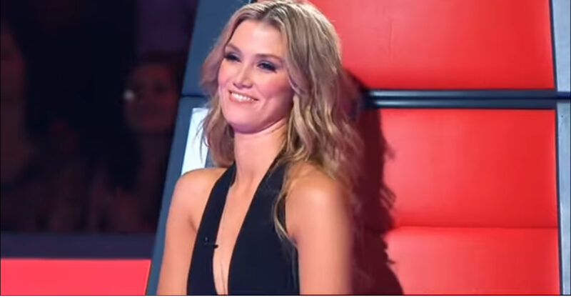 Ella comenzó a cantar la melodía. Después de escuchar su voz, los jueces exclamaron: "¡Dios mío, esto es difícil de creer!".