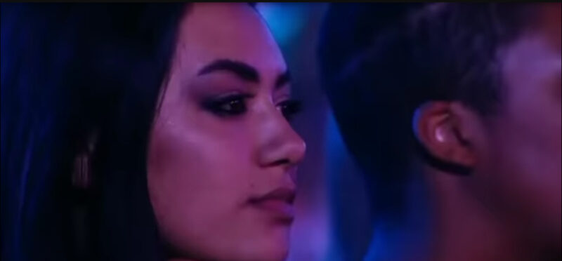 Simon Cowell no podía creer lo que oía y le pidió a la hermosa niña que cantara a capella. Después de cantar a la niña, Simone quedó en shock.