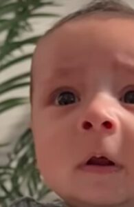 Vídeo divertidísimo! Bebé de cuatro meses le dice te amo a su abuela