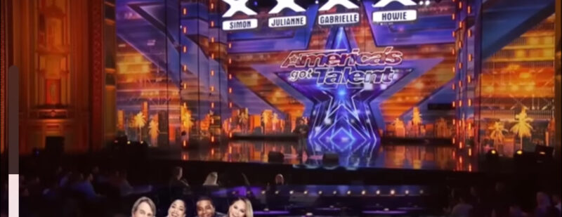 Este es un incidente increíble en la historia. Simon Cowell rompe a llorar cuando escuchó actuar a este niño