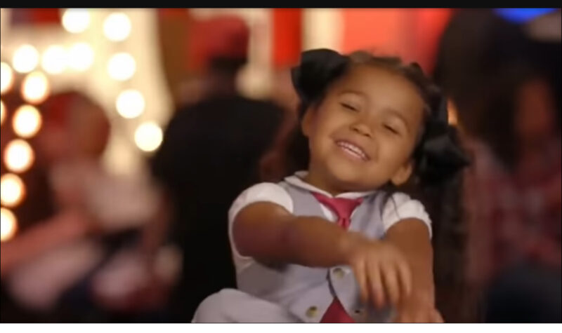 Esto nunca volverá a suceder, Simon Cowell y el público están simplemente asombrados por la canción de esta chica.