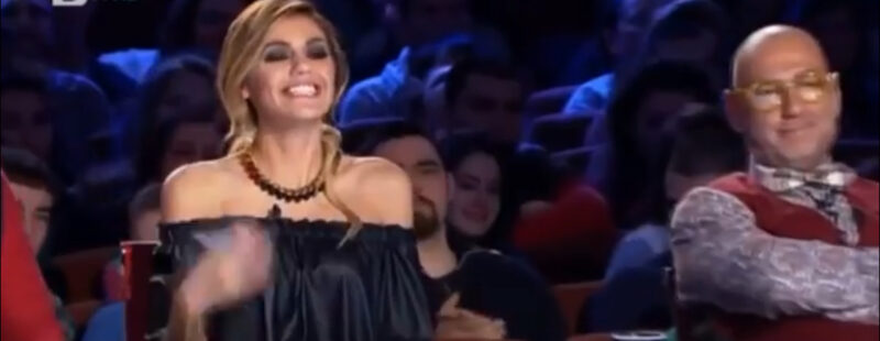 Niña de 6 años canta en la sala quedan atónitas Visto en 1 día 90.000000 millones de personas