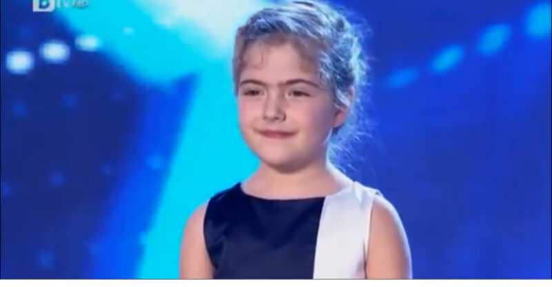 Niña de 6 años canta en la sala quedan atónitas Visto en 1 día 90.000000 millones de personas