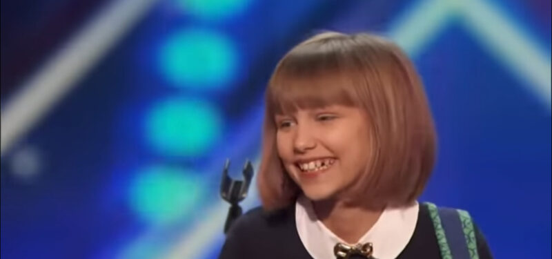 Esto nunca volverá a suceder, Simon Cowell y el público están simplemente asombrados por la canción de esta chica.