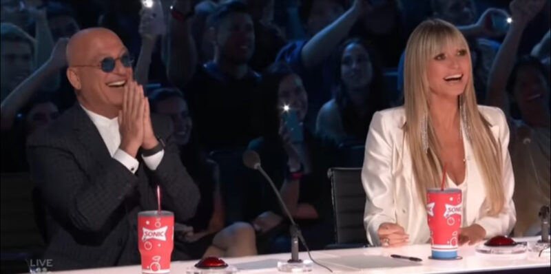 ¡Fue algo inolvidable! Simon Cowell e hijo cantan una versión adorablemente angelical de "Don't Stop Believin"