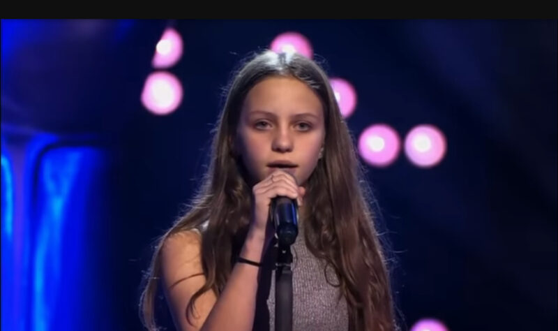 La impresionante interpretación de “Nothing Else Matters” de una niña de 12 años en The Voice ha dejado a los fans de Metallica absolutamente hipnotizados