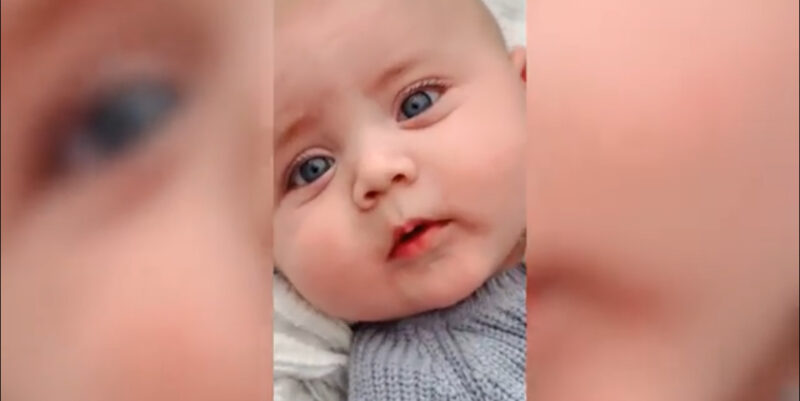 Qué tipo más divertido: la cautivadora sonrisa del bebé alegra el día