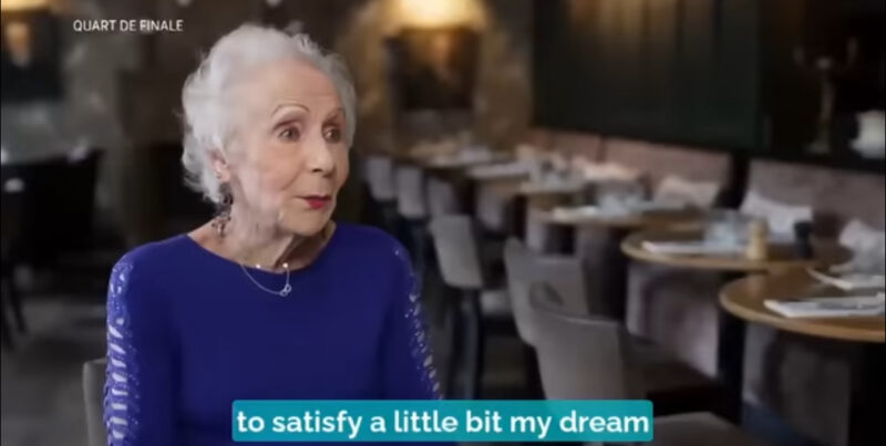 La abuela de 84 años canta "Vuelve, hijo mío", una canción muy triste. Escucha ahora.