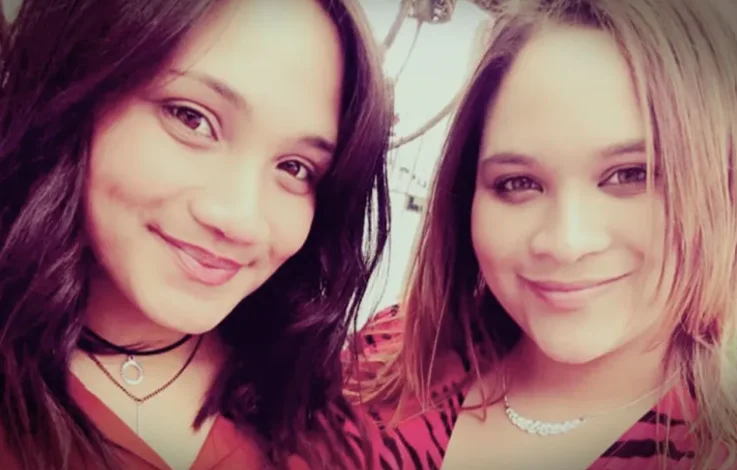 Llegó a casa y les dijo a sus padres que había hecho una nueva amiga en la escuela: cuando vieron la foto, sus padres se quedaron paralizados y llamaron al 911 de inmediato.