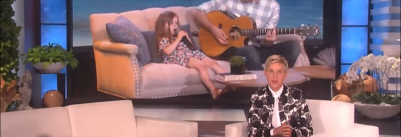 ¡Esto es irreal! Cuando esta niña de 2 años empezó a cantar una canción de hace 30 años, toda la multitud se quedó sin aliento.