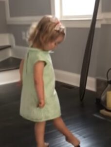 Este niño de 2 años se está apoderando de Internet con una preciosa sonrisa y un baile irlandés que se está volviendo viral